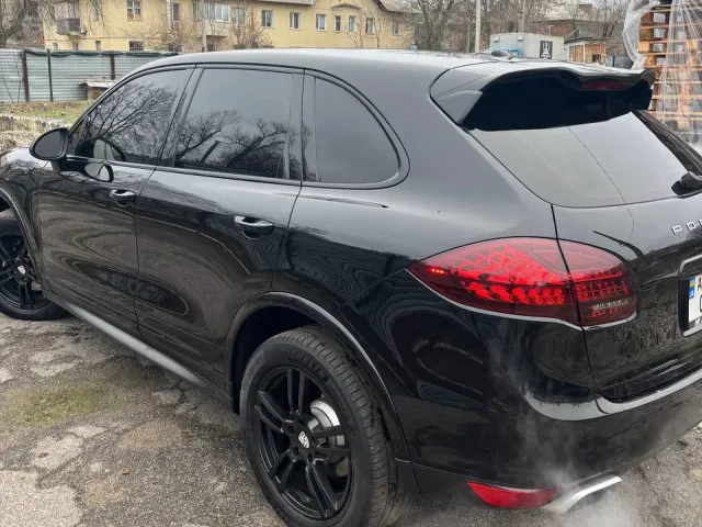 Porsche Cayenne - фото 3