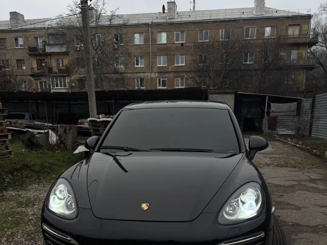 Porsche Cayenne - фото 1