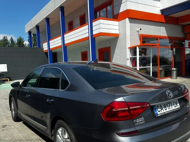Volkswagen Passat - фото 2