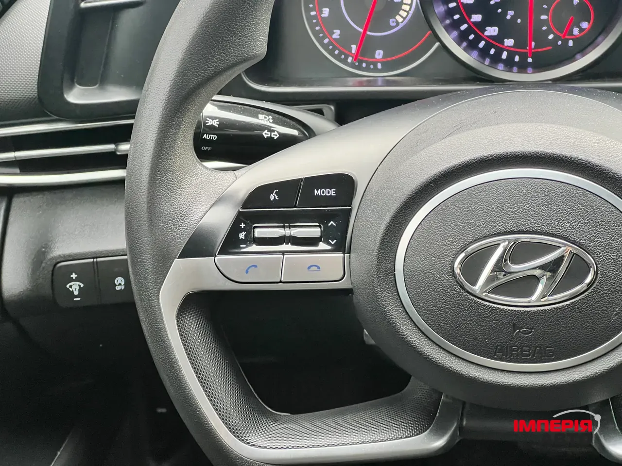 Hyundai Elantra - фото 17