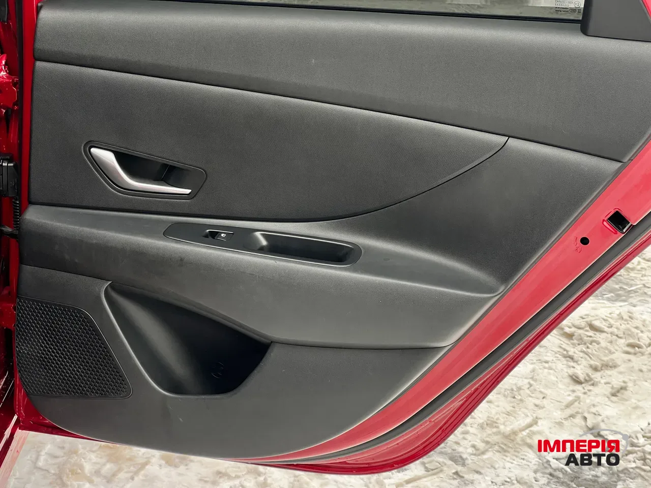 Hyundai Elantra - фото 21