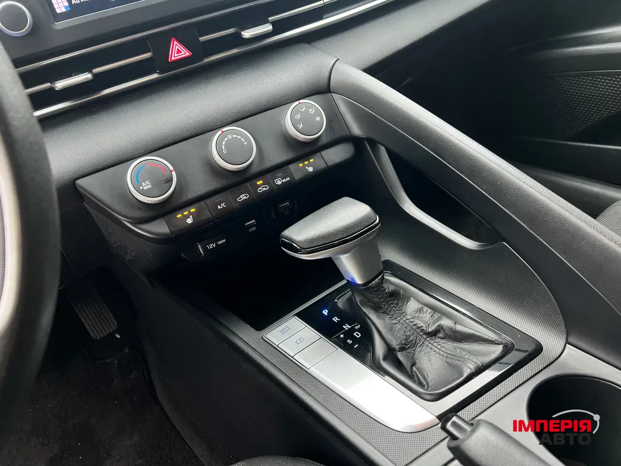 Hyundai Elantra - фото 20