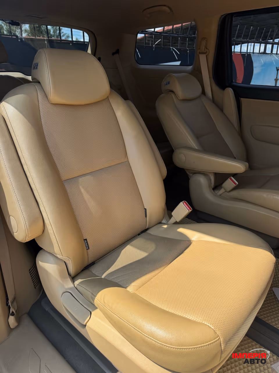 Kia Carnival - фото 12