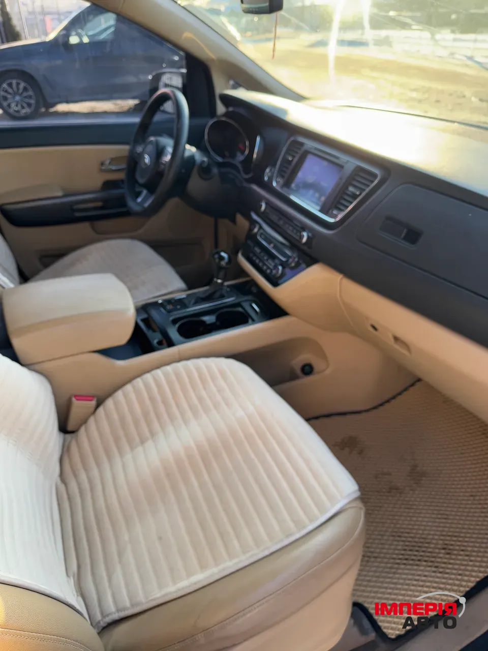 Kia Carnival - фото 9