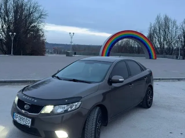 Kia Cerato - фото 1