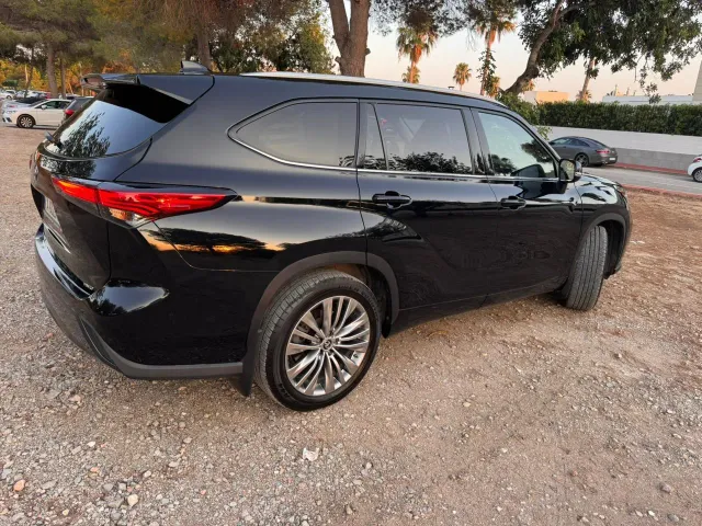 Toyota Highlander - фото 3