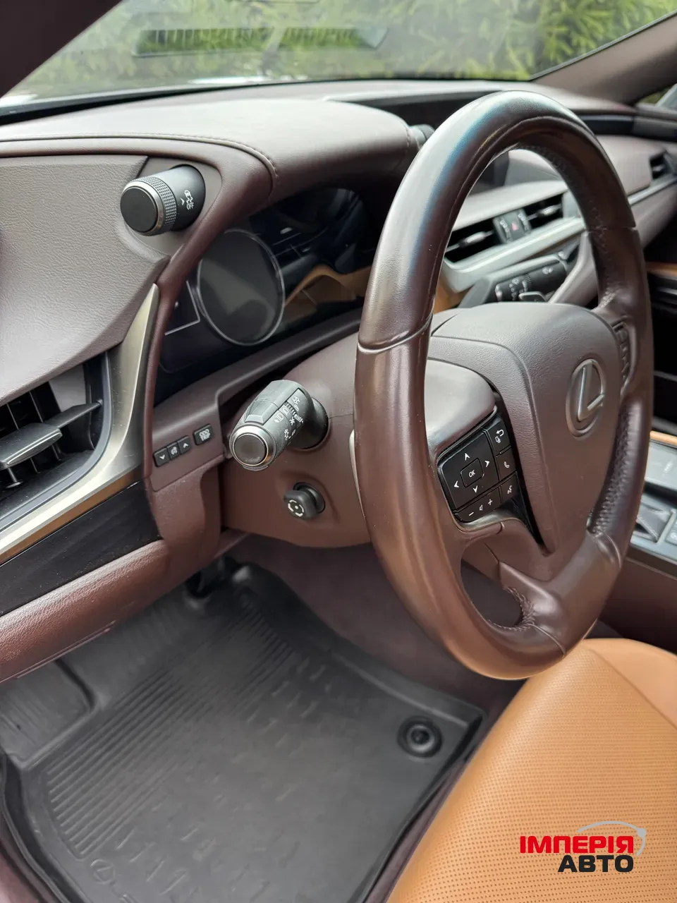 Lexus ES - фото 12