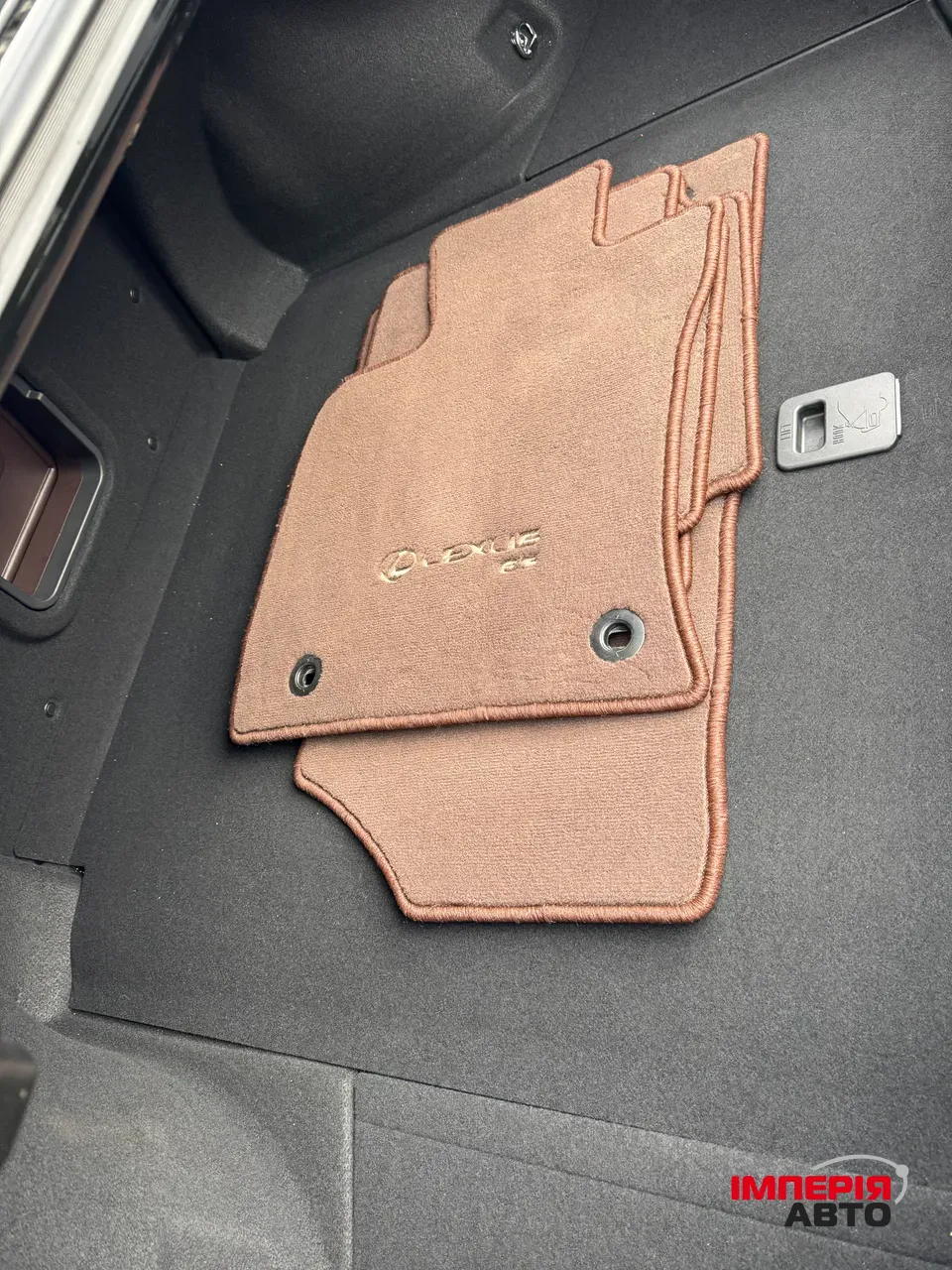 Lexus ES - фото 32