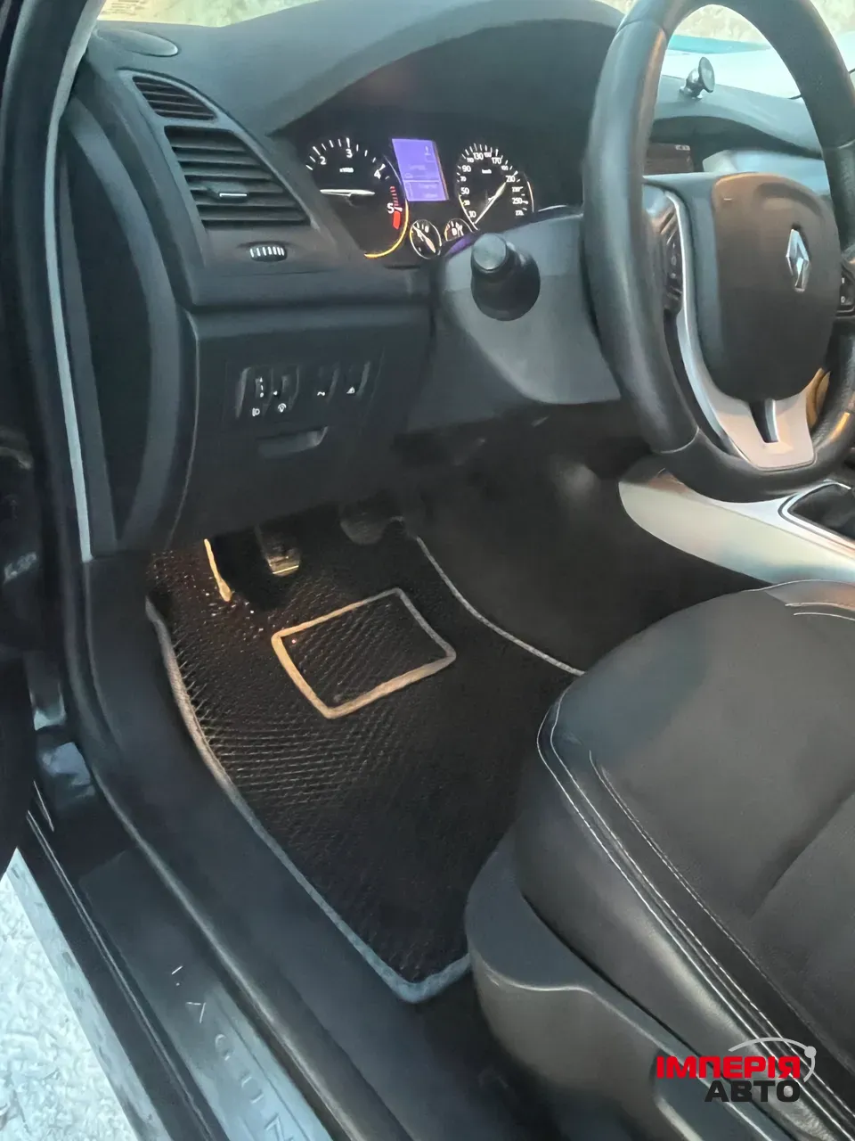 Renault Laguna - фото 7