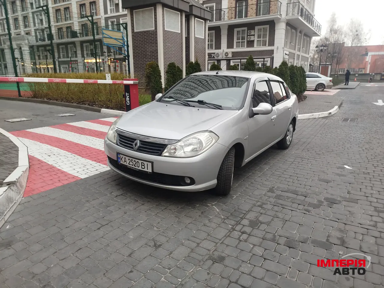 Renault Clio - фото 4