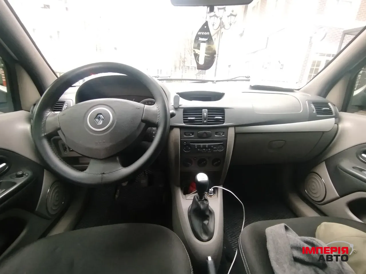 Renault Clio - фото 9