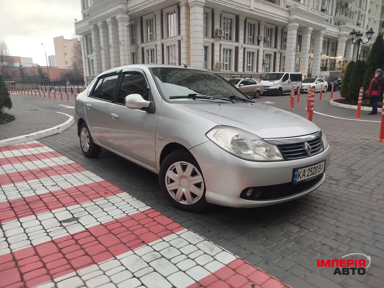 Renault Clio - фото 1