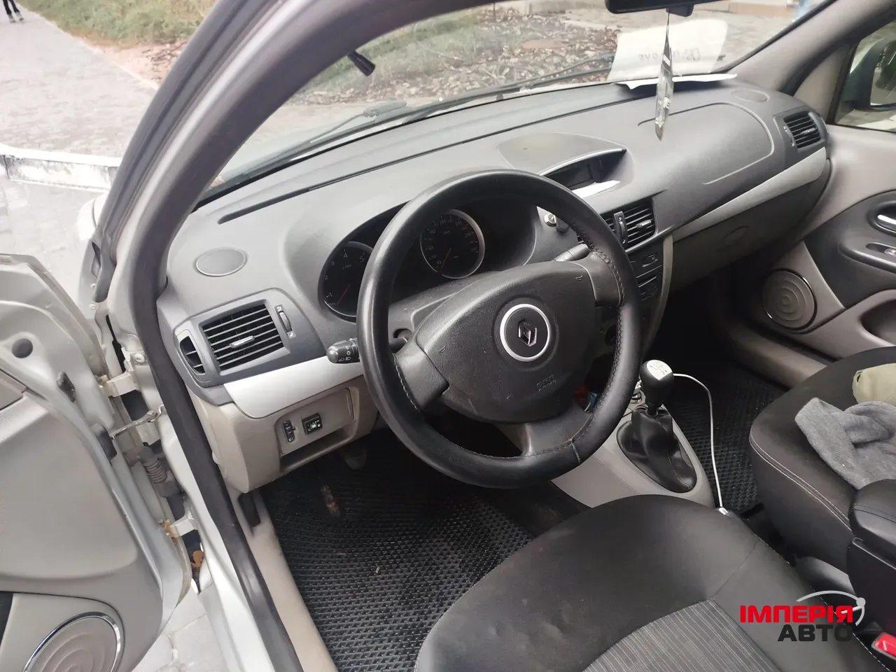 Renault Clio - фото 10