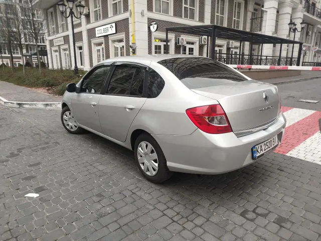 Renault Clio - фото 2