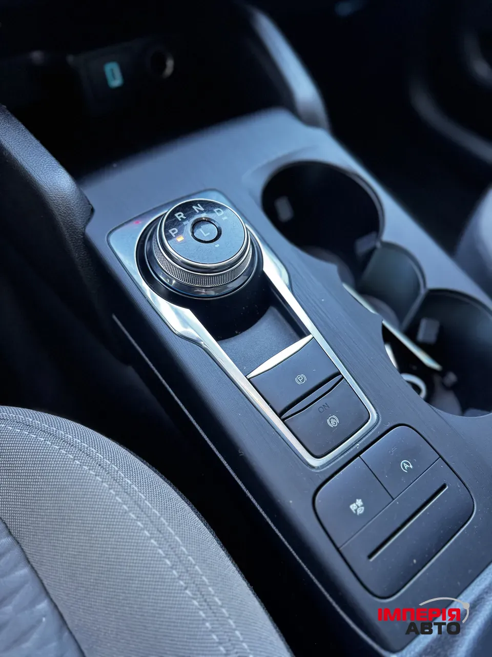 Ford Escape - фото 18