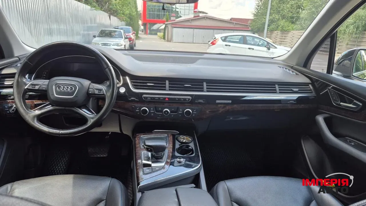 Audi Q7 - фото 22
