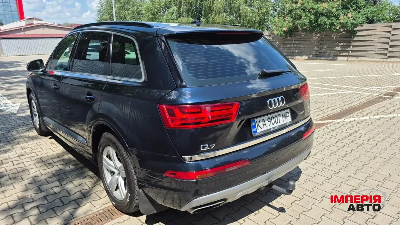 Audi Q7 - фото 32