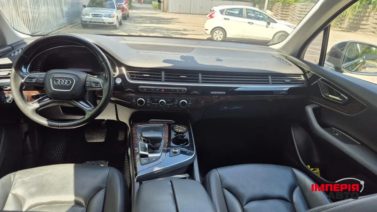 Audi Q7 - фото 23