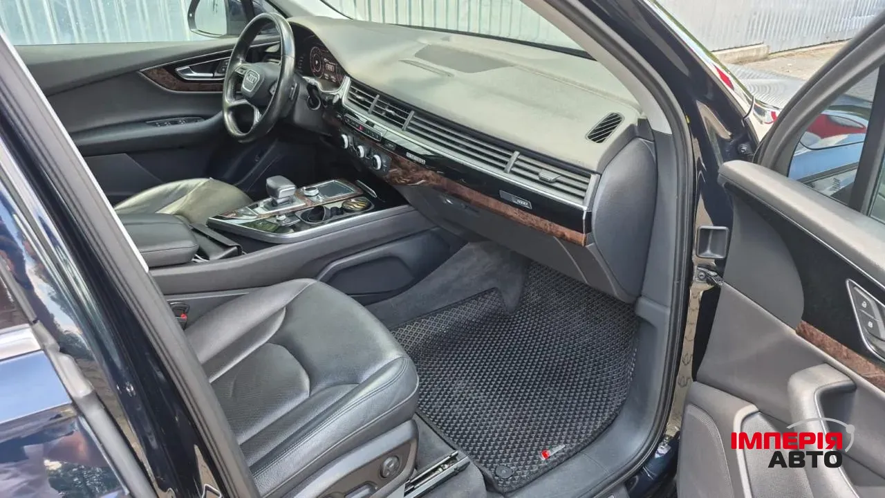 Audi Q7 - фото 12