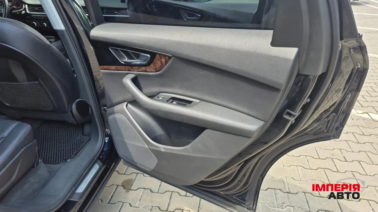 Audi Q7 - фото 7