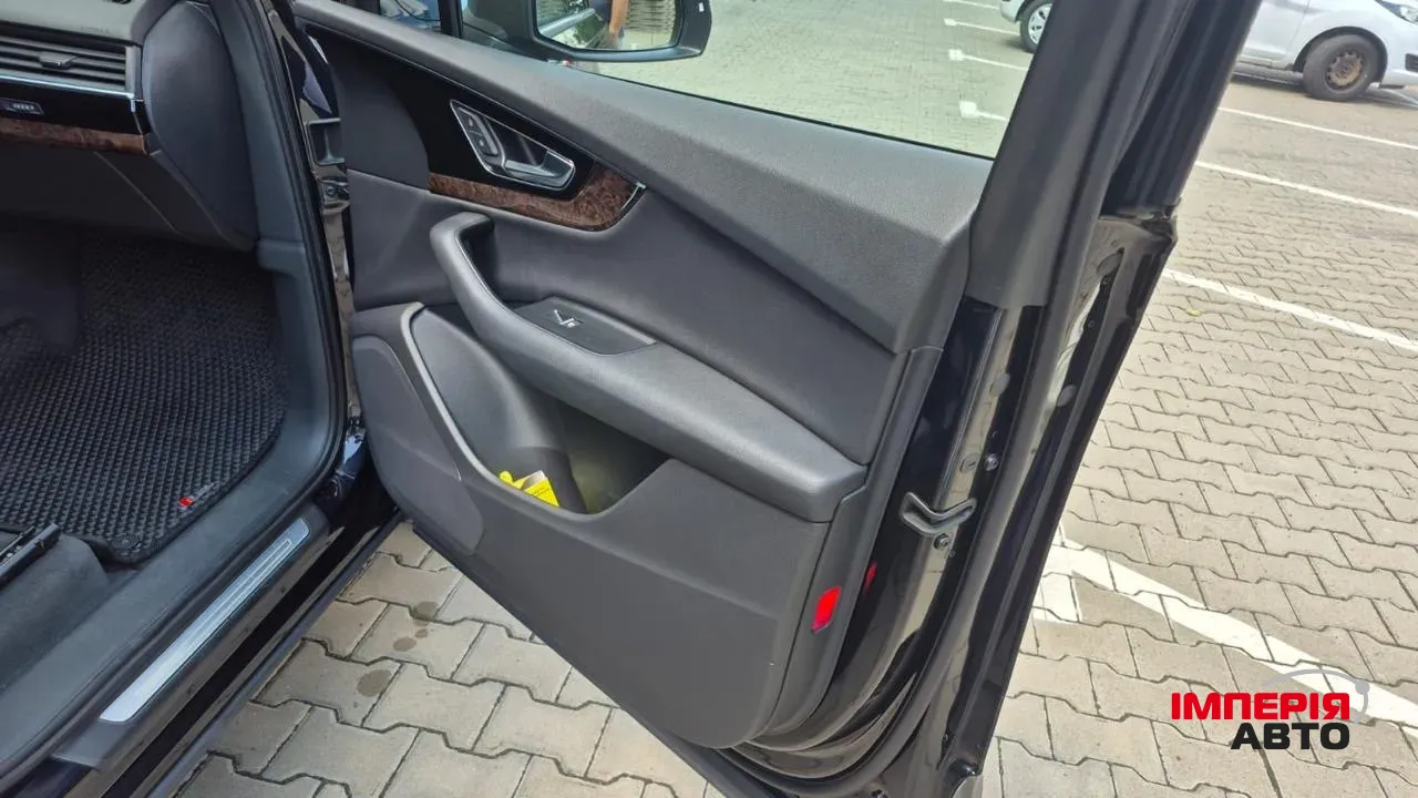 Audi Q7 - фото 4
