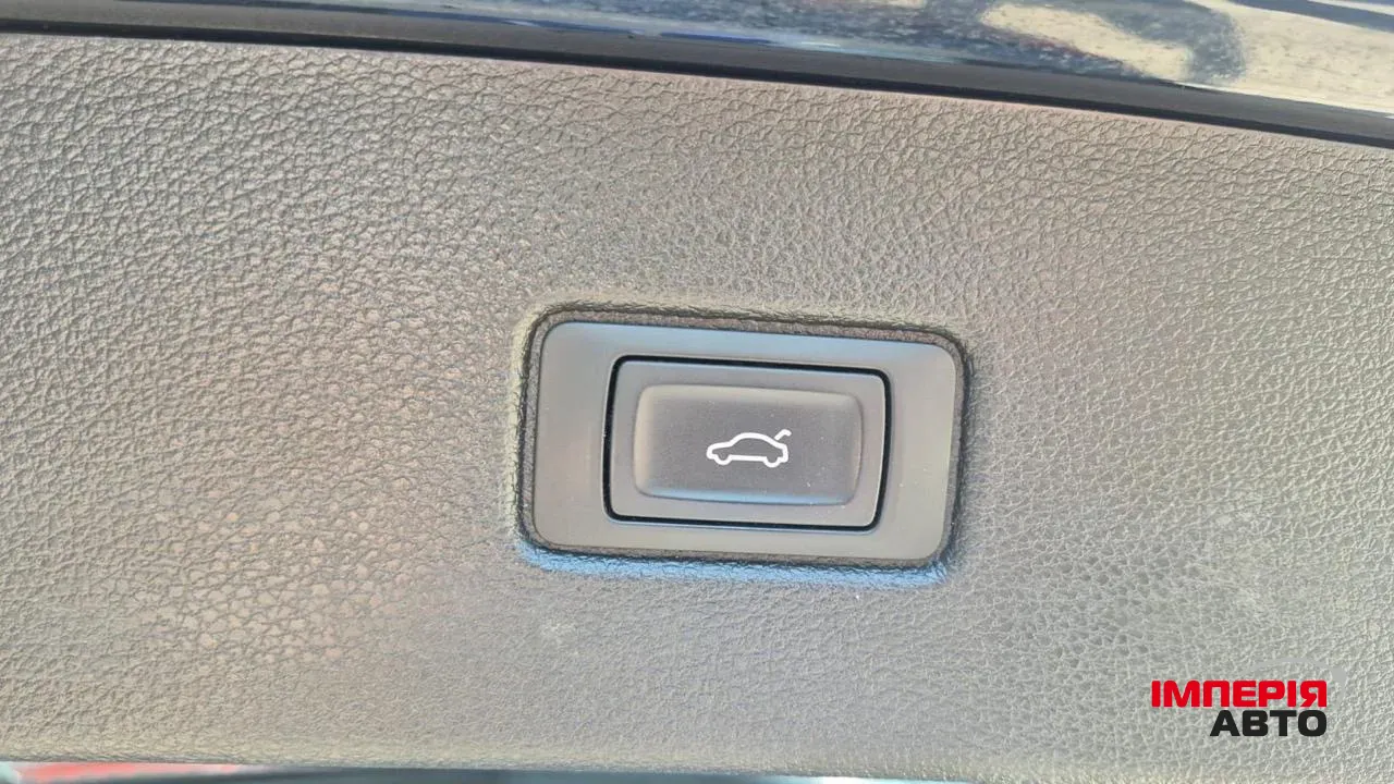 Audi Q7 - фото 10