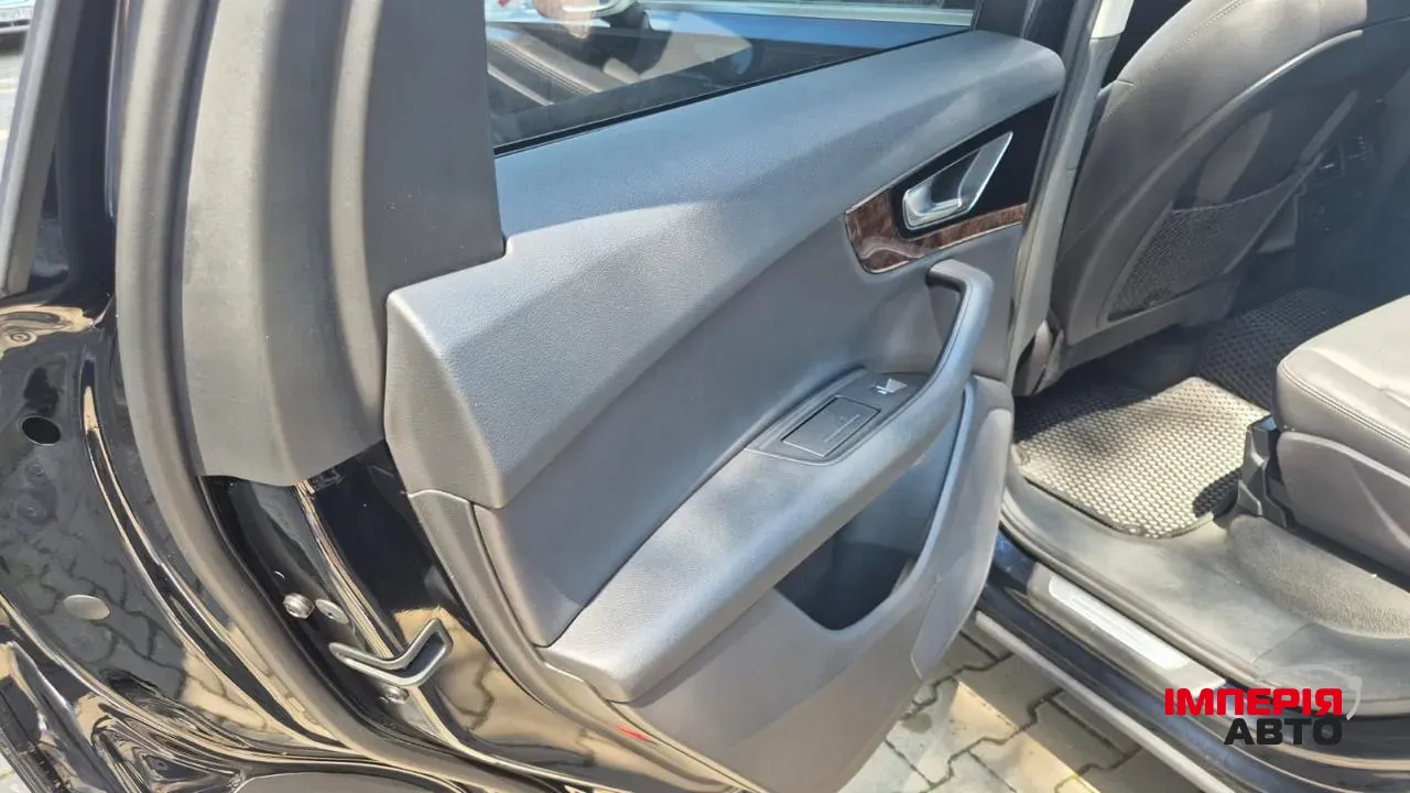 Audi Q7 - фото 24