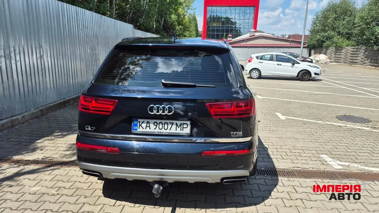 Audi Q7 - фото 34