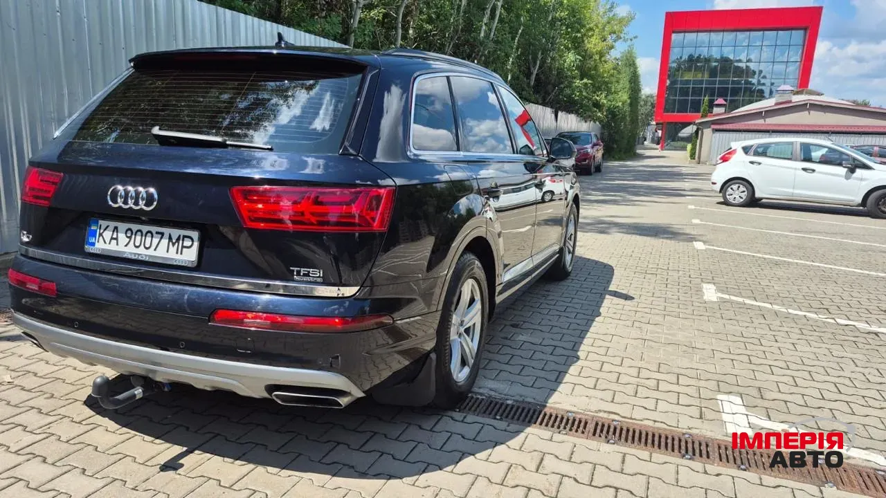 Audi Q7 - фото 27