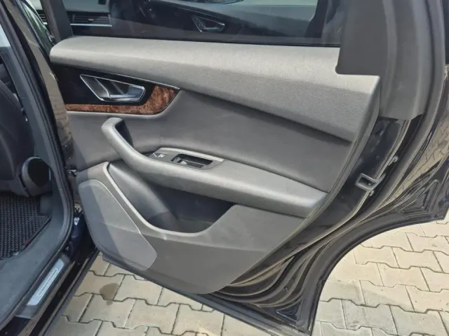 Audi Q7 - фото 3