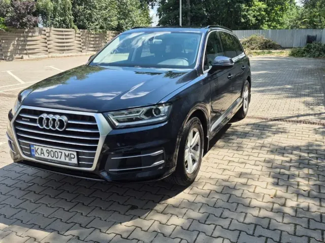 Audi Q7 - фото 1