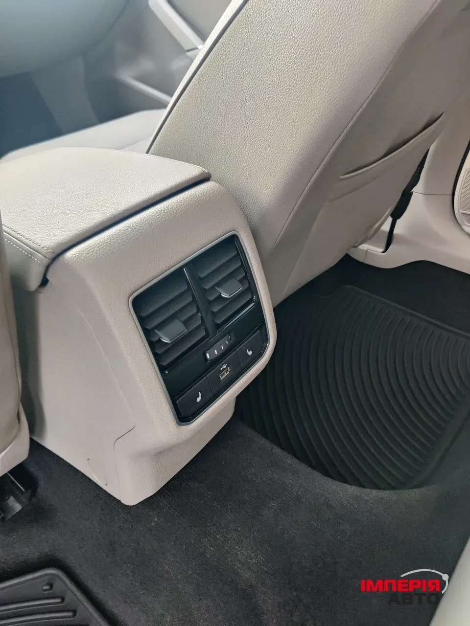 Volkswagen Passat (North America and China) - фото 39