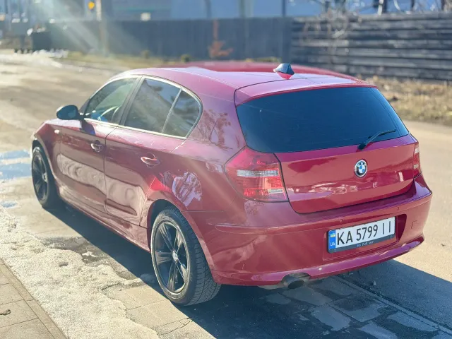 BMW 1 серії - фото 1