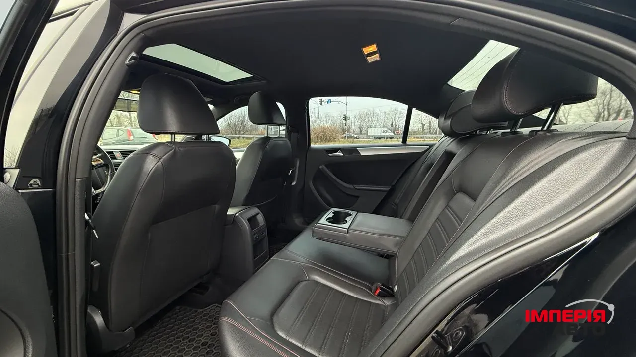 Volkswagen Jetta - фото 24