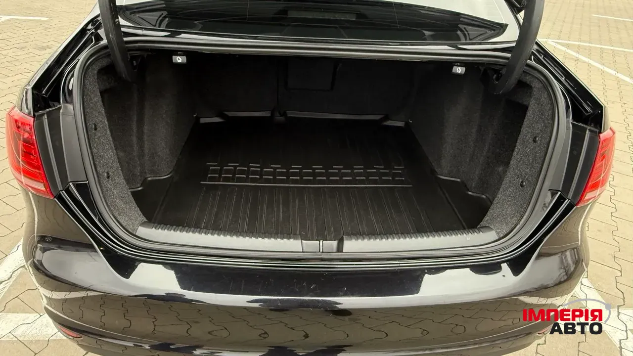 Volkswagen Jetta - фото 28