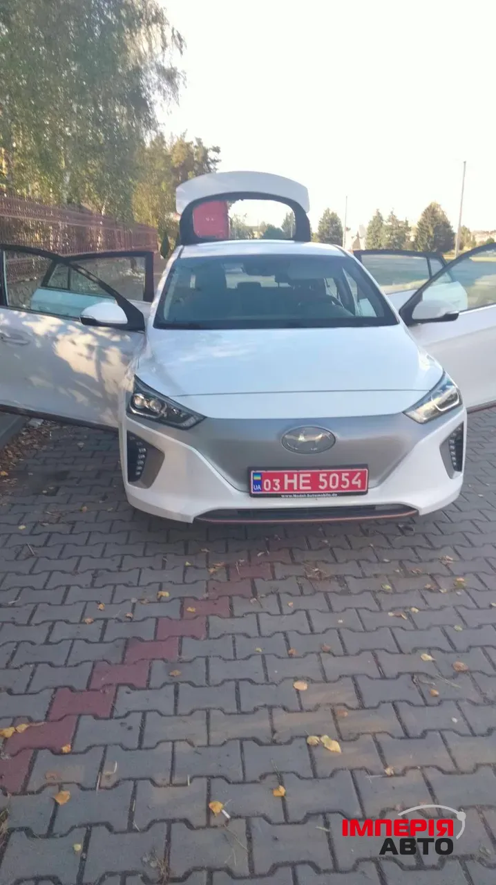 Hyundai IONIQ - фото 1