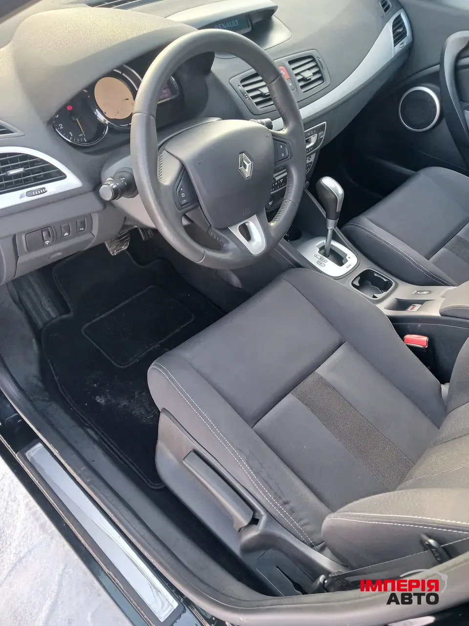 Renault Megane - фото 8