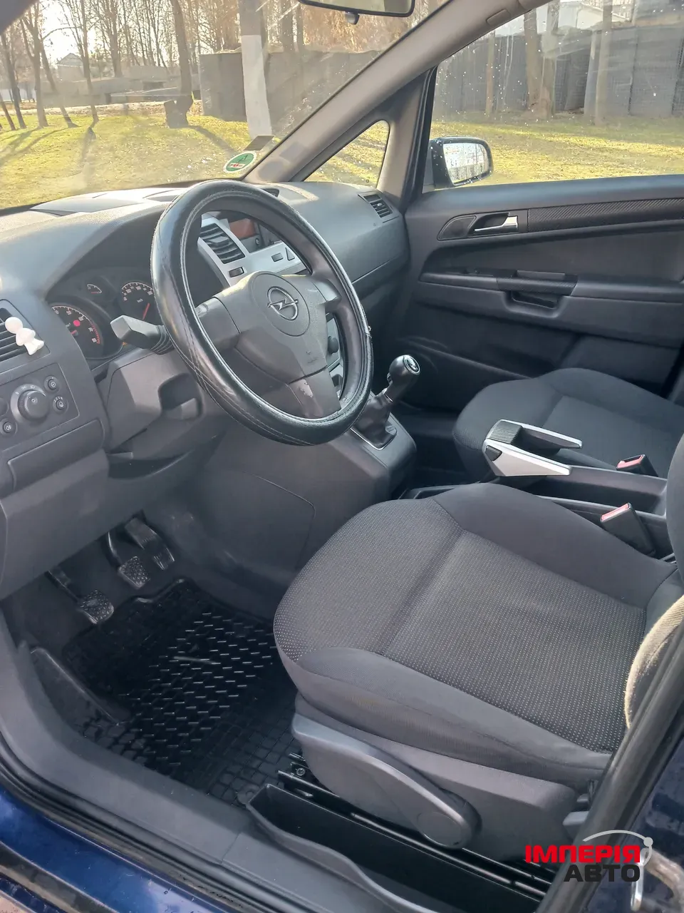 Opel Zafira - фото 5