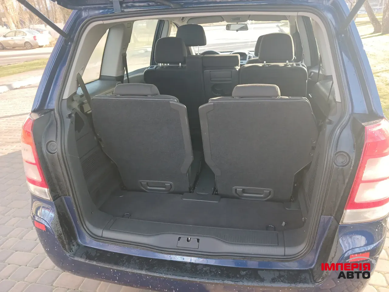 Opel Zafira - фото 11