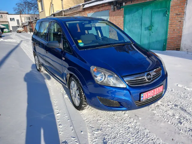 Opel Zafira - фото 2