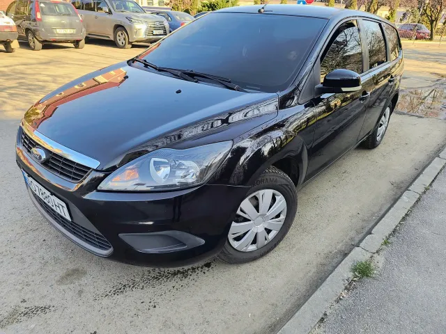 Ford Focus - фото 1