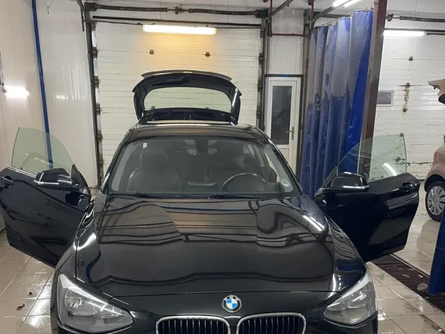 BMW 1 серії - фото 1