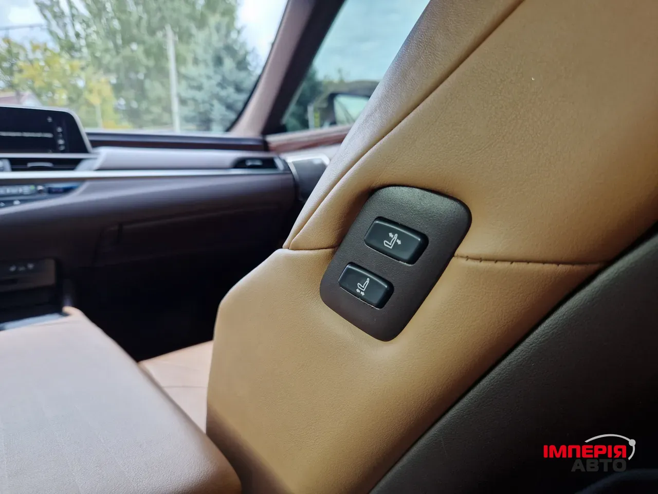 Lexus ES - фото 35