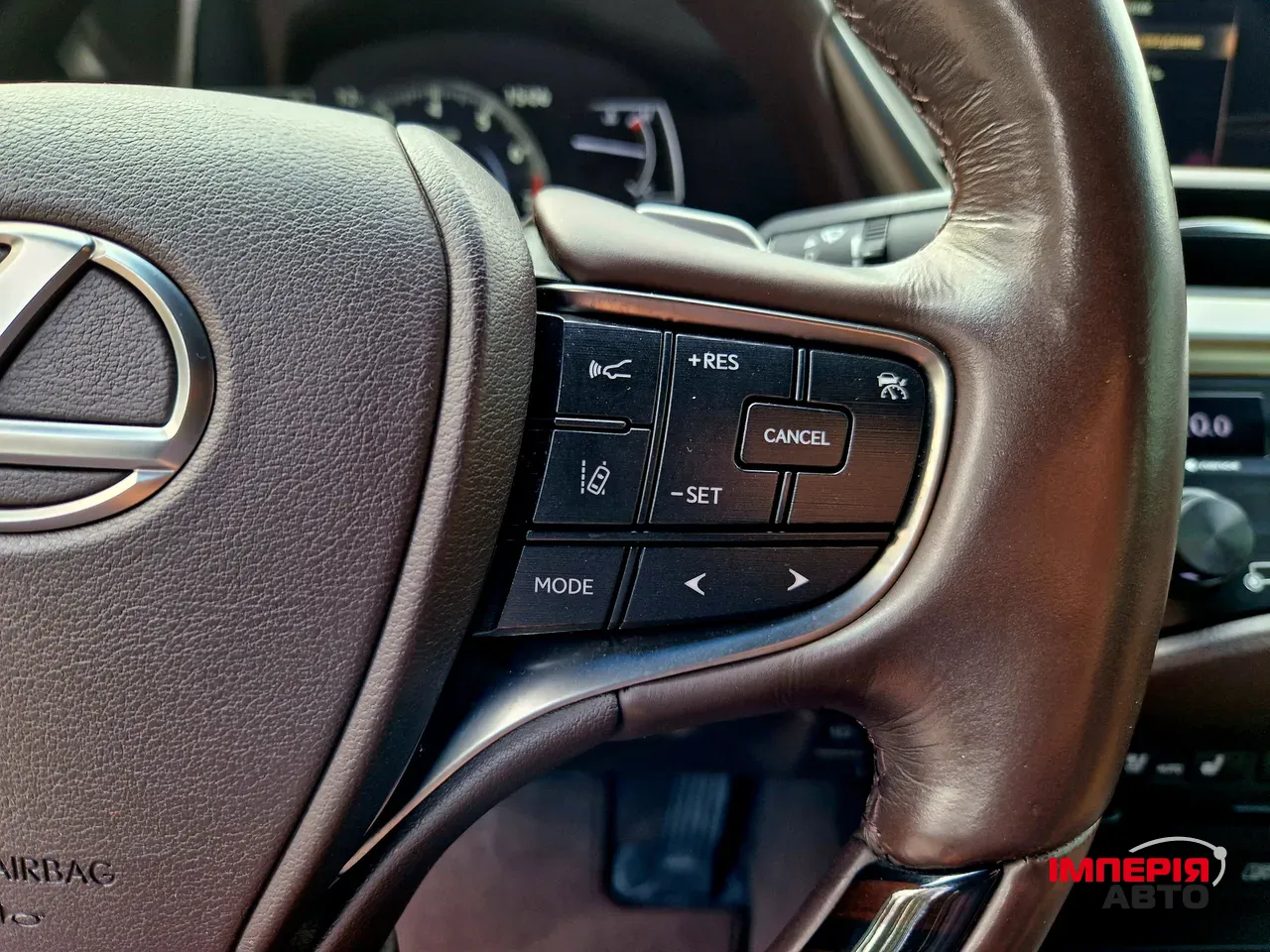 Lexus ES - фото 24