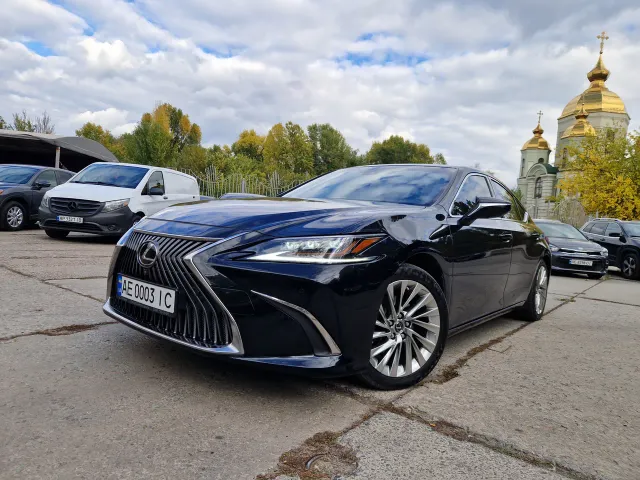 Lexus ES - фото 1