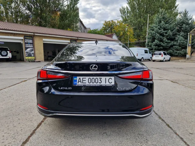 Lexus ES - фото 5