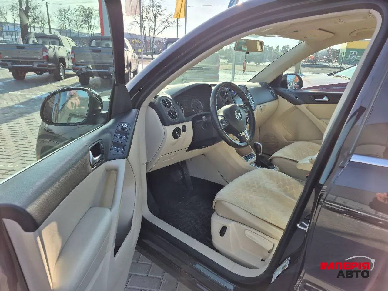 Volkswagen Tiguan - фото 9