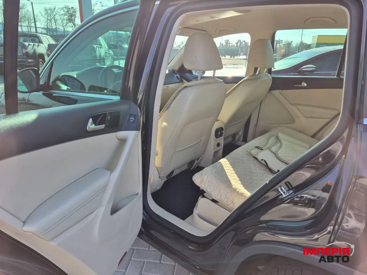 Volkswagen Tiguan - фото 11