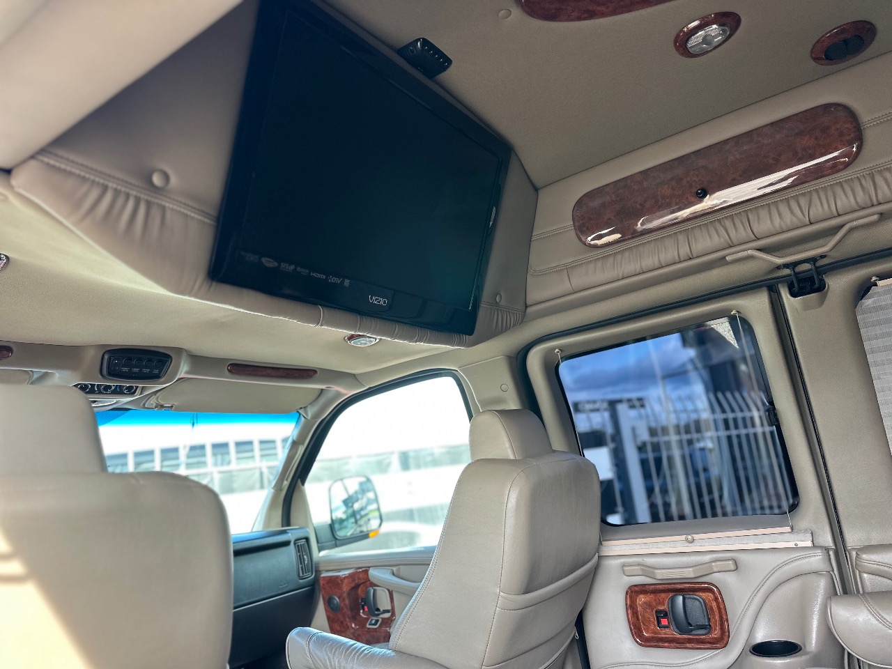 Chevrolet Express - фото 10