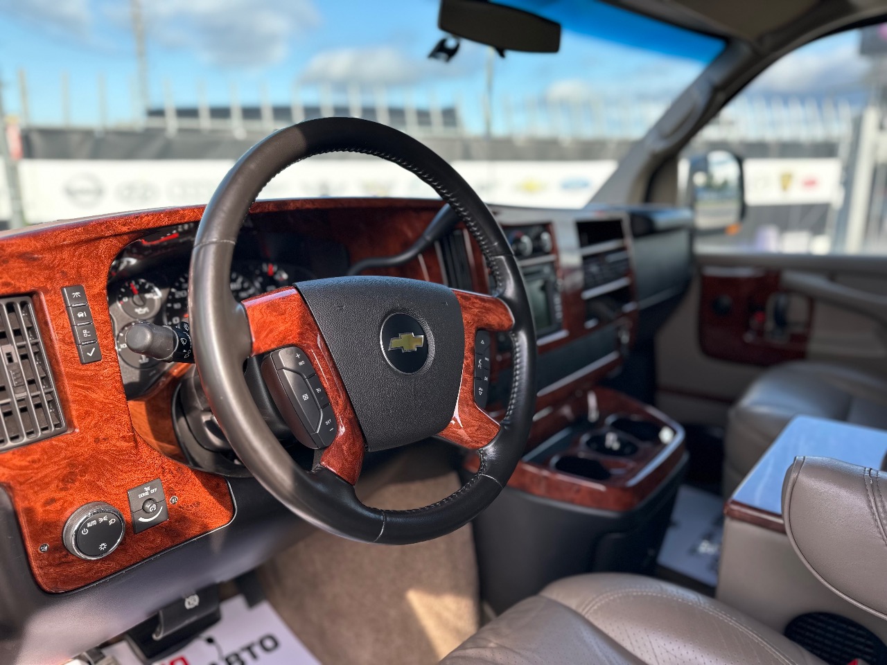 Chevrolet Express - фото 8